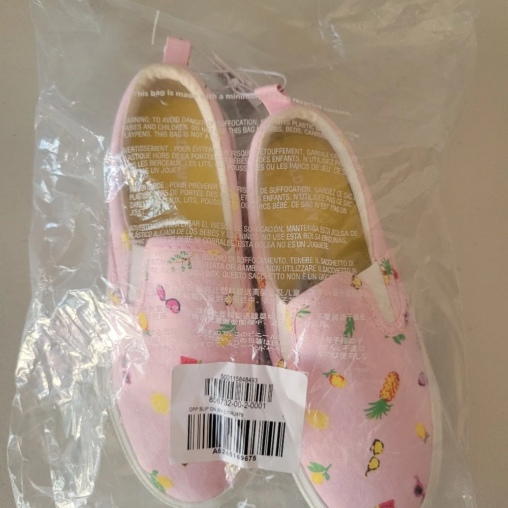 NWT Canvas Slip On Sneakers  Girls 1Y (Little Girl)  Old Navy